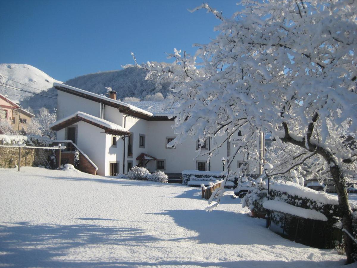 Casa De La Montana Albergue Turistico Avin Exterior photo
