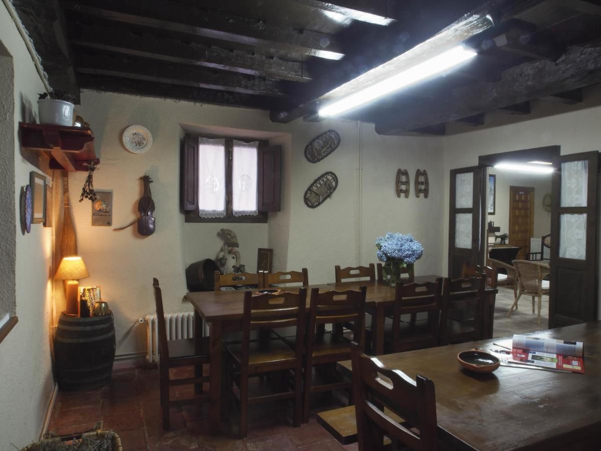 Casa De La Montana Albergue Turistico Avin Exterior photo