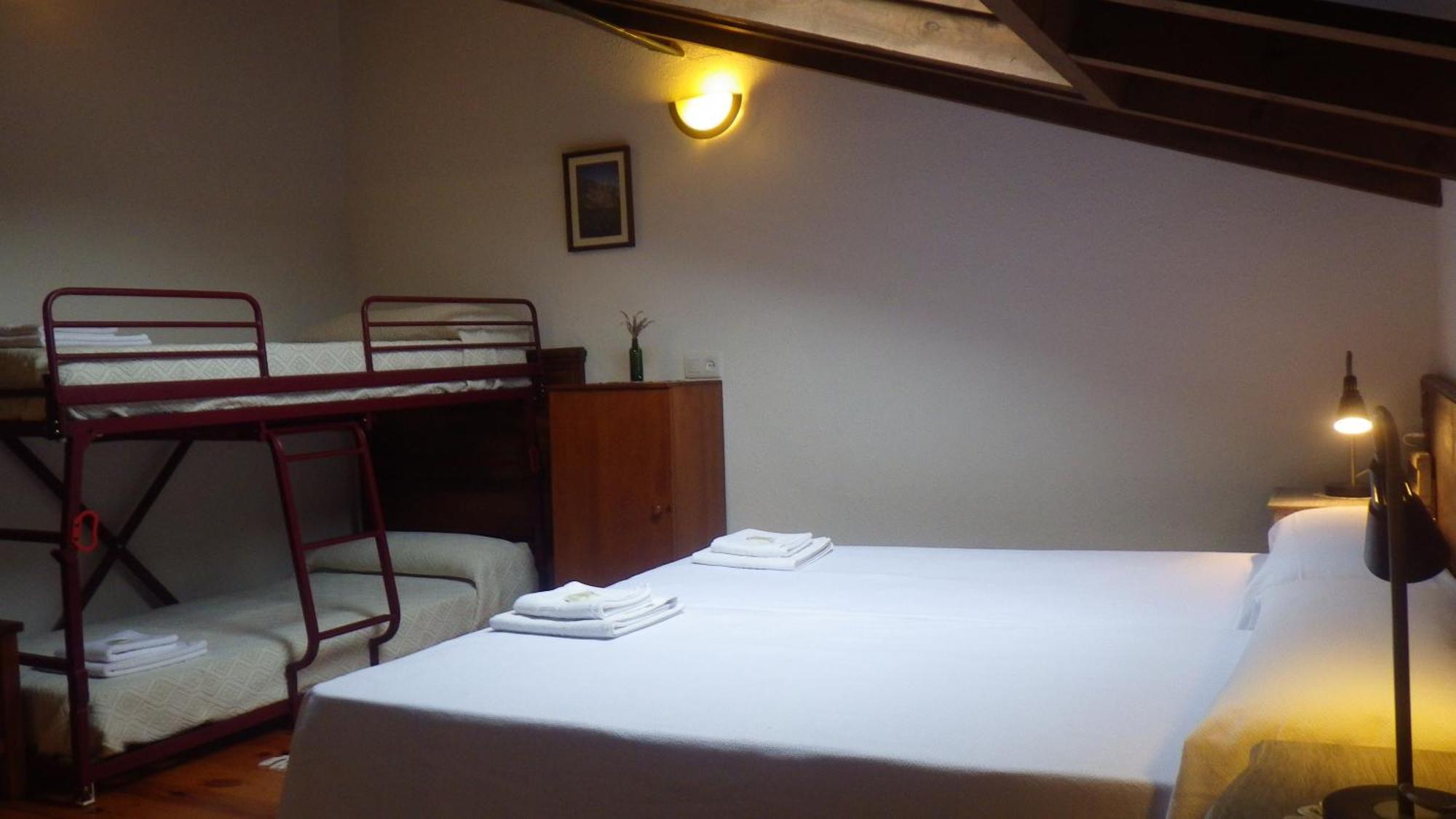 Casa De La Montana Albergue Turistico Avin Room photo